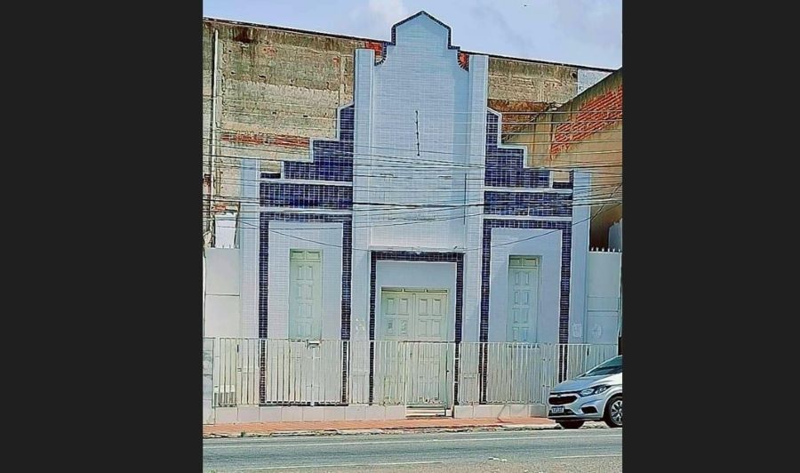 Prédio de antiga igreja evangélica é demolido no centro de Patos, e morador lamenta; veja imagens