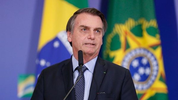 UMA POR DIA... Bolsonaro deve ganhar cidadania paraibana