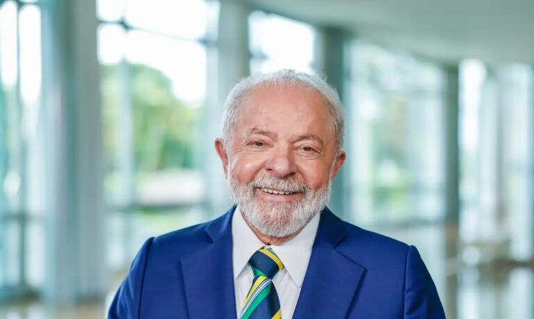 IMORAL: Lula diz que salário de R$ 46 mil como presidente “não é muito; não é fácil a vida”