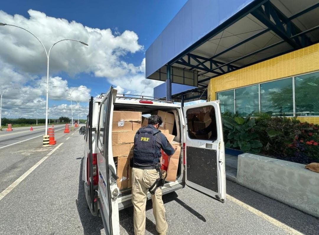 PRF apreende van que transportava mercadorias sem nota fiscal próxima a São Mamede; Ouça