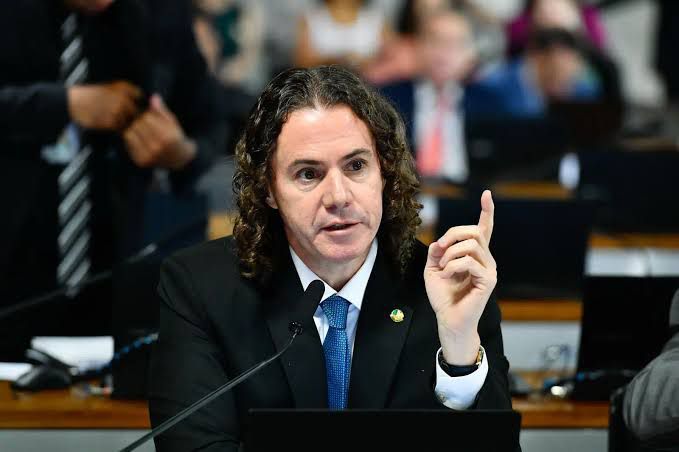 Contando com apoio de prefeitos do PSB e Republicanos, Veneziano diz que soma 140 gestores e destaca: “Meu trabalho não começou este ano”; veja