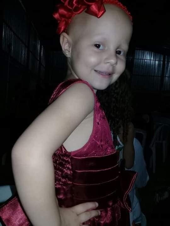 Mãe de Patos faz apelo emocionante para ajudar filha, Letícia, de 3 anos, diagnosticada com leucemia; veja