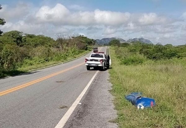VÍDEO: viatura da PM e ônibus se envolvem em acidente na BR-361, entre Santa Terezinha e Catingueira