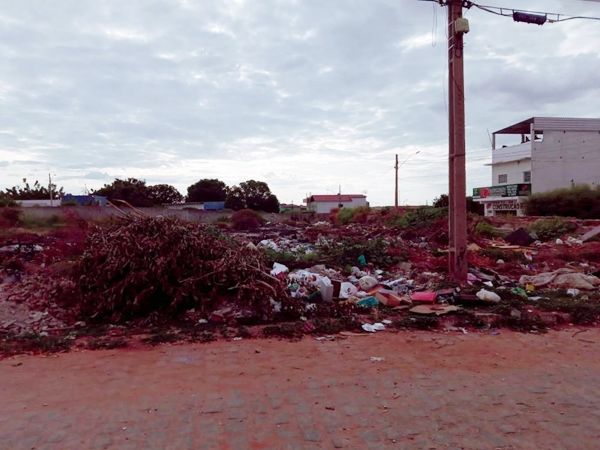 Dr. Ramonilson cobra a reconstrução da Escola Estadual Maria Nunes em Patos com a incorporação de um Centro Poliesportivo e Cultural na localidade