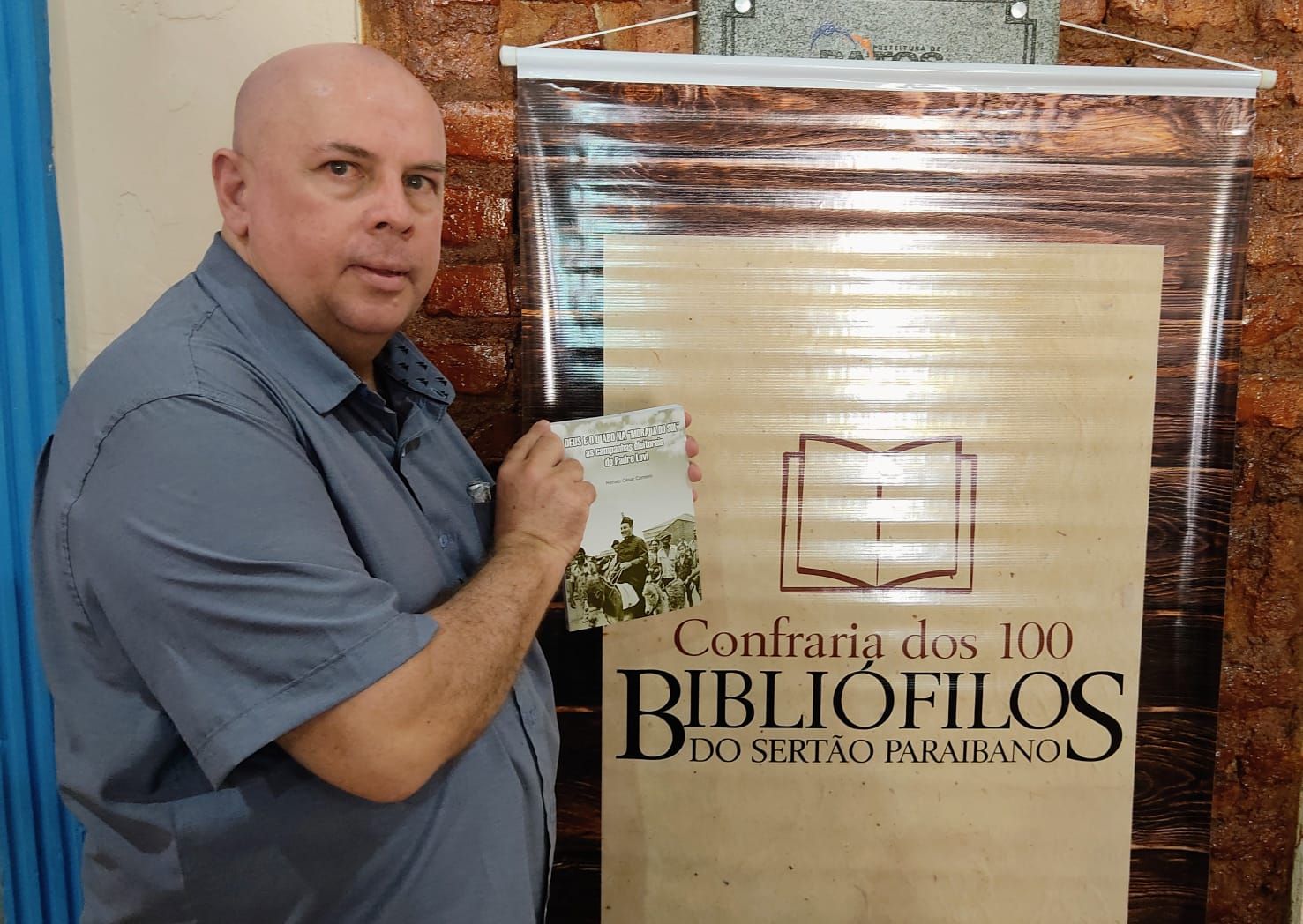 Jequiata do Padre  Levi completa 50 anos, escritor Renato César conta no livro a trajetória política do sacerdote; ouça