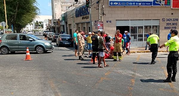 Acidente envolvendo moto e carro é registrado no centro de Patos 