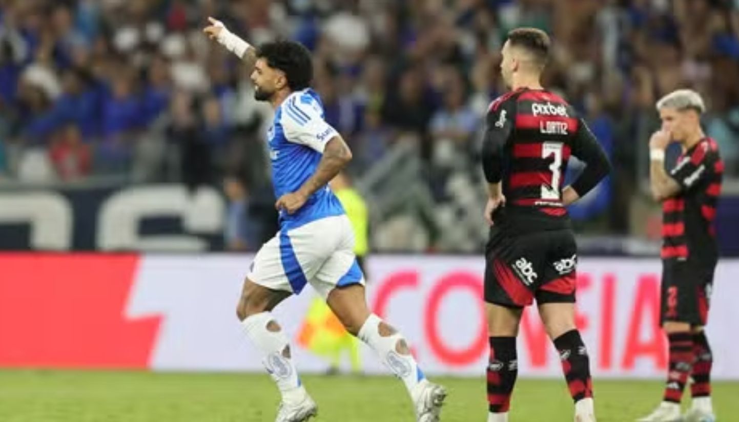 Gabigol faz gol da vitória no fim, e Cruzeiro tira o Flamengo da liderança do Brasileiro
