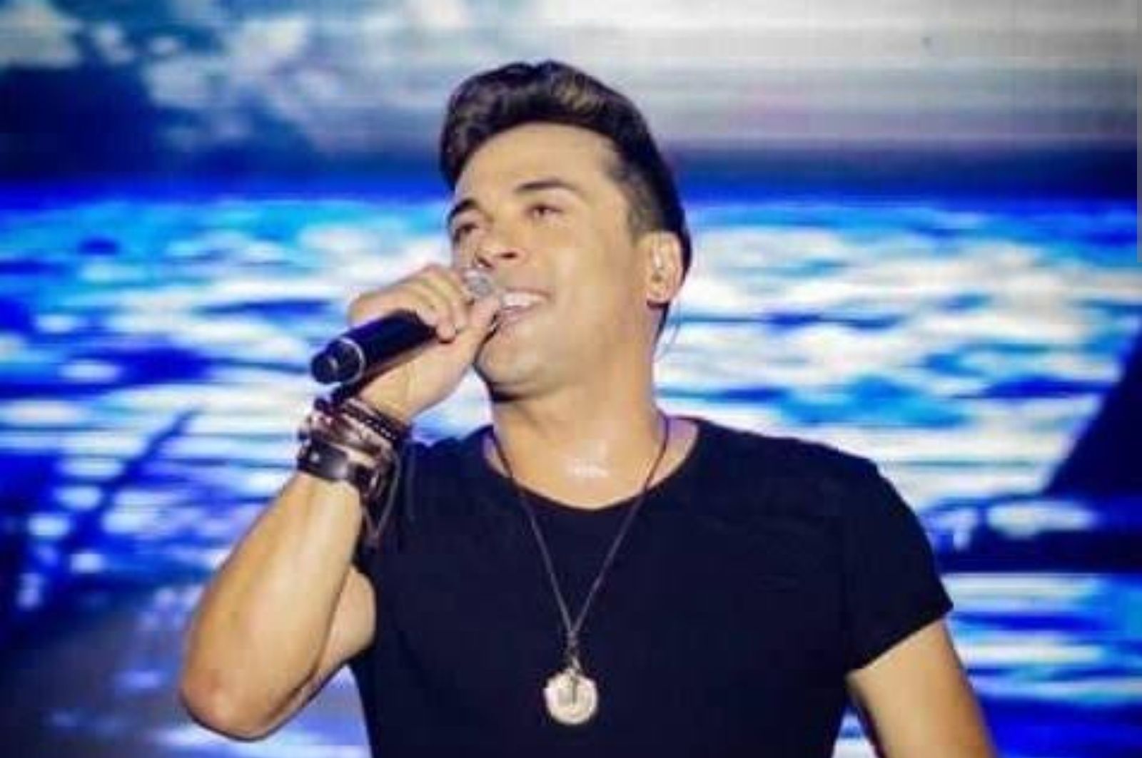Cantor da Banda Cavaleiros do Forró é criticado após comentários pejorativos sobre município de Coxixola e pede desculpas