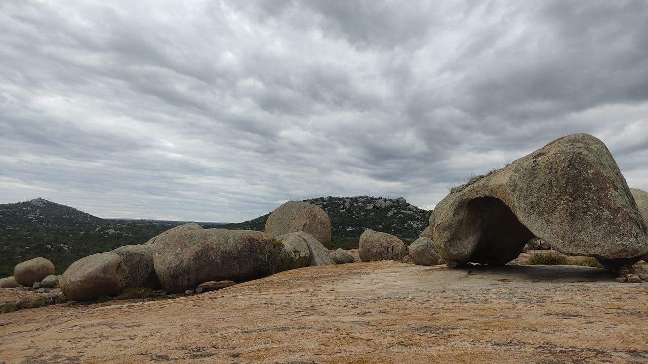 Beleza ímpar nas Américas: conheça o Lajedo de Pai Mateus, em Cabaceiras-PB; vídeo e fotos