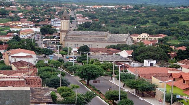 Criança dispara tiro acidental contra adolescente em Catolé do Rocha