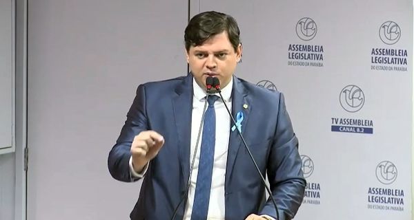 VÍDEO: deputado Taciano Diniz fala sobre operação policial contra desvio de recursos da saúde em Campina Grande