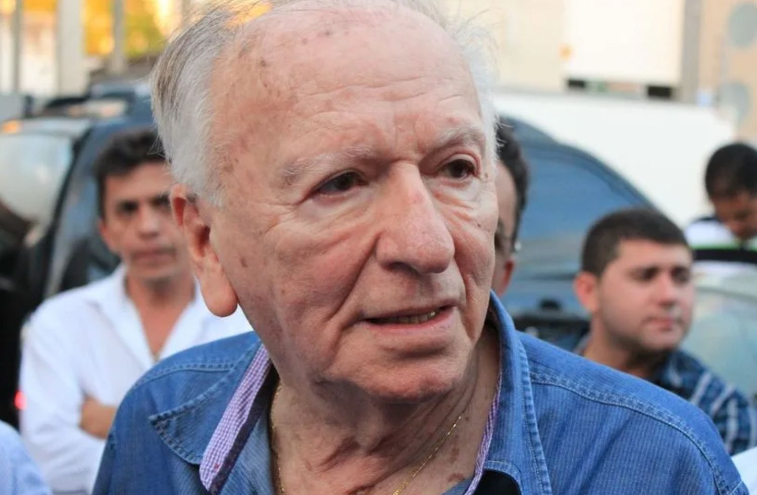 Enivaldo Ribeiro descarta atrito entre Cícero Lucena e Lucas Ribeiro, defende nome do vice como candidato e aponta desorganização na oposição