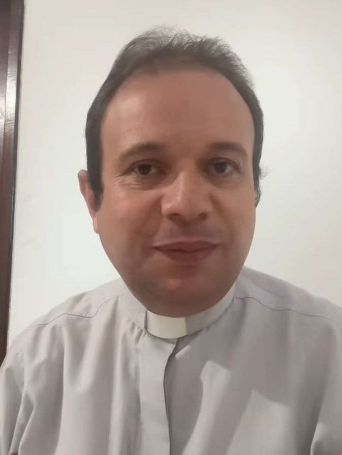 Padre Fabrício comenta eleição do Papa Leão XIV: \'Humilde e missionário, estou muito feliz\'; veja vídeo 