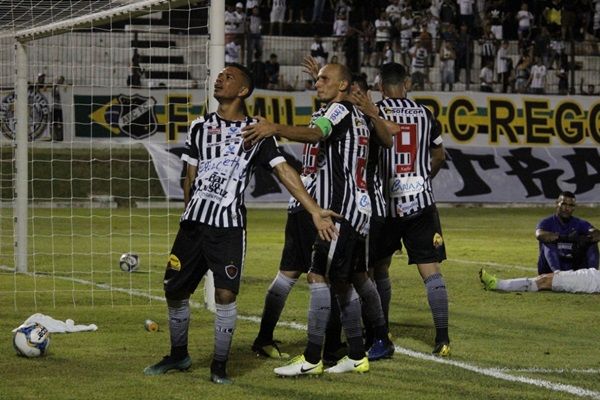 Pelo placar mínimo, Botafogo-PB perde para o Fortaleza na Arena Castelão e vai decidir a Copa do NE em casa; assista aos melhores momentos