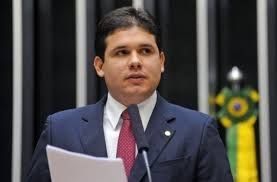 Hugo Motta contraria partido na votação da Previdência