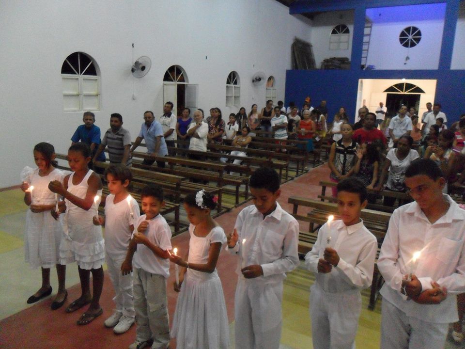 Crianças recebem a 1ª Eucaristia na Celebração da  Imaculada Conceição
