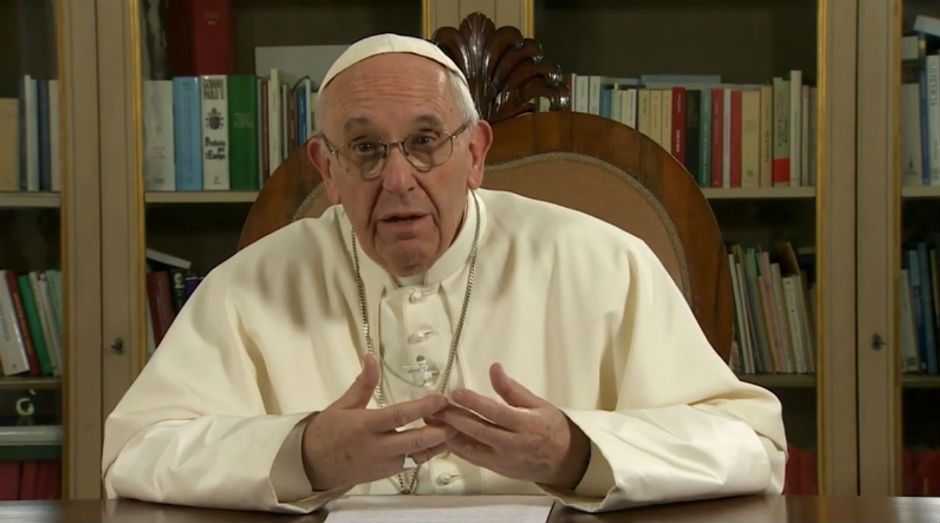 Papa destaca que padres precisam estar próximos aos simples