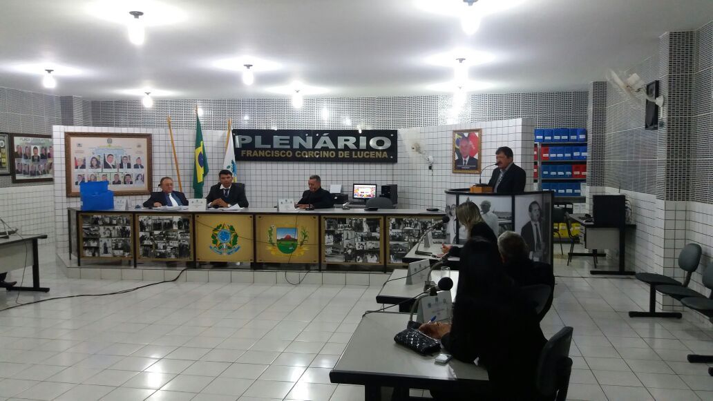 Vereadores de Santa Terezinha destacam greve dos caminhoneiros e 2º Arraiá da Câmara