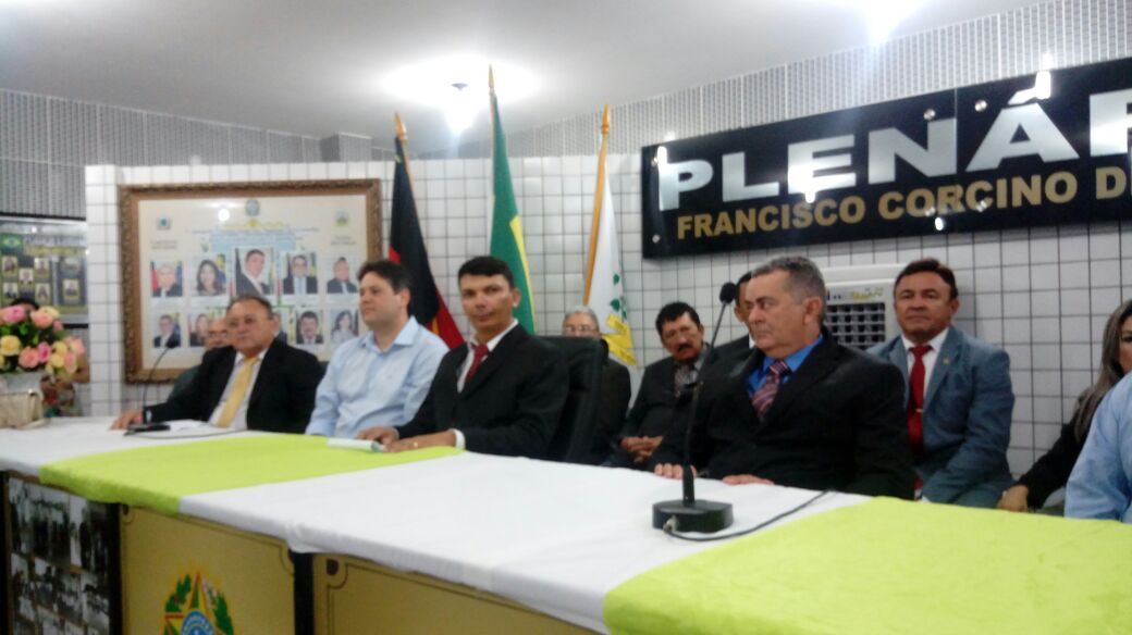 Em sessão solene Câmara Municipal resgata 30 anos de sua história 