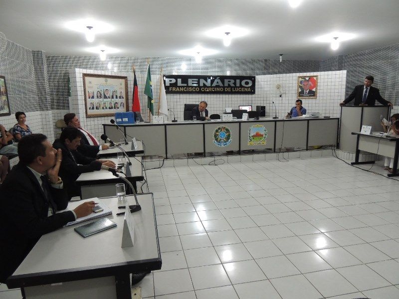 Vereadores de situação de Santa Terezinha batem boca na sessão 