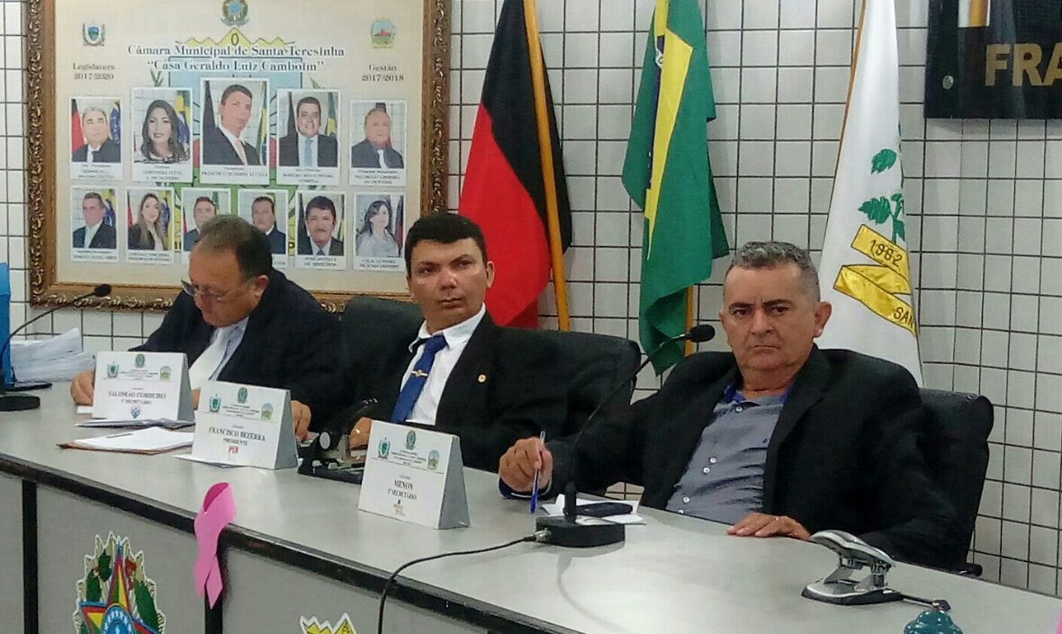 Câmara de Santa Terezinha aprova as contas do ex-prefeito Arimatéia Camboim