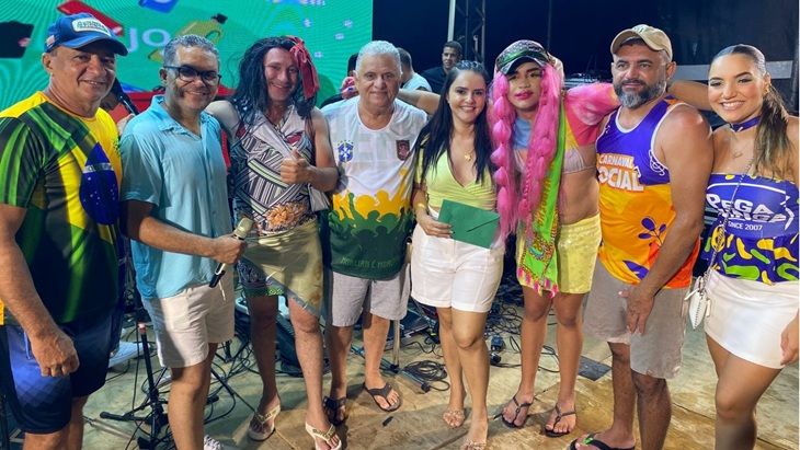 Bloco das Virgens encerra o Carnaval de Ouro com irreverência e tradição 