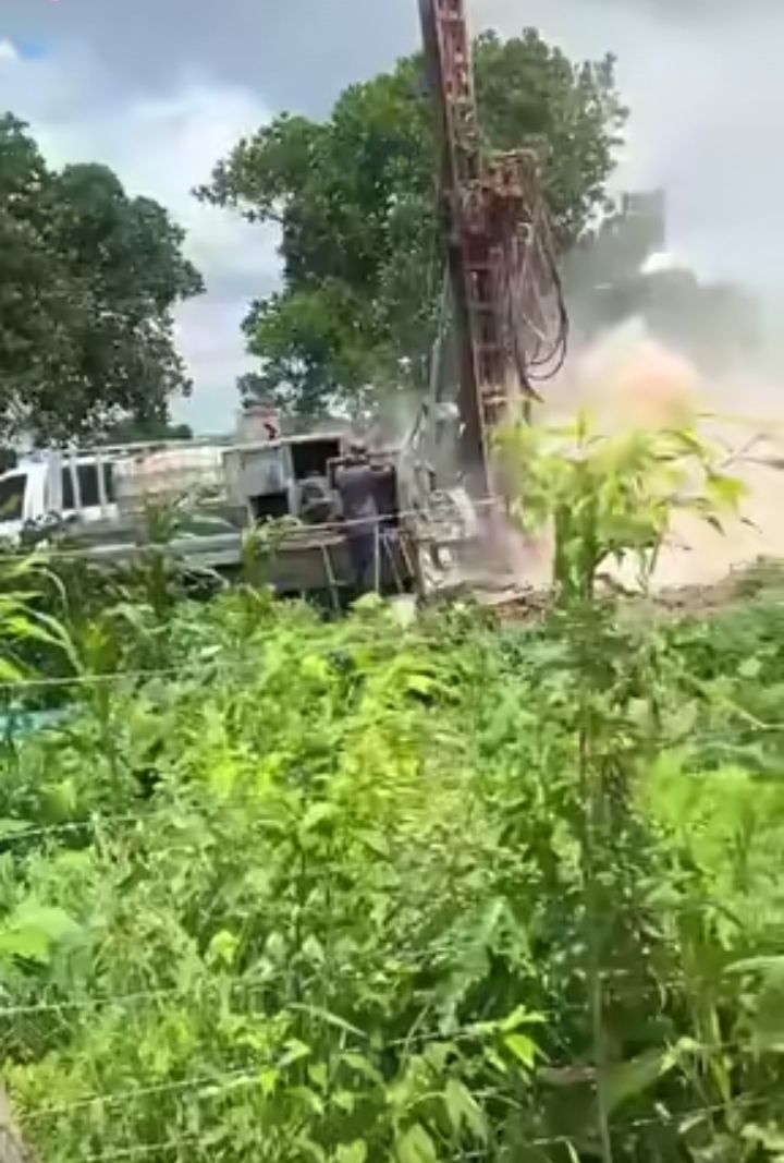 Perfuração de poços no sitio flores.