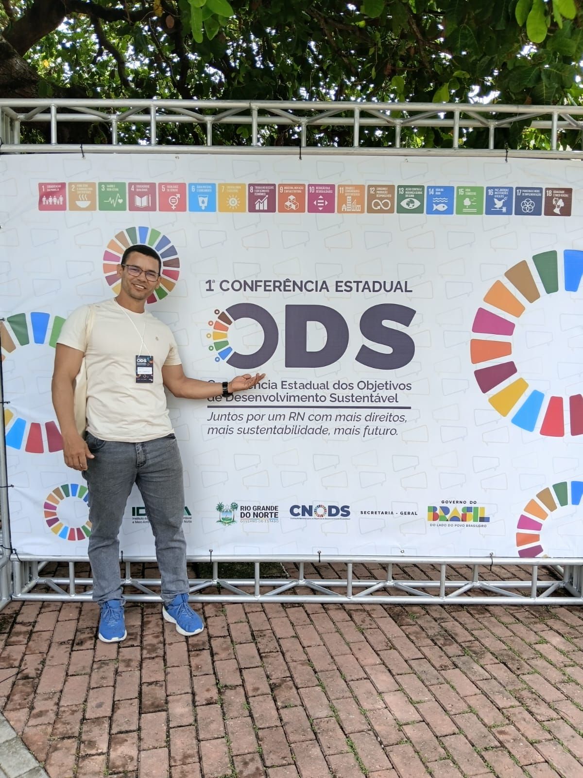 O Professor Sinderley Jorge da escola Olindina participa da 1ª Conferência Estadual dos Objetivos de Desenvolvimento Sustentável (ODS)